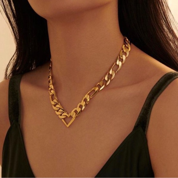 Jenny Bird Gold Vera Chain Heart Necklace 14kt gold dipped brass - Picture 4 of 10